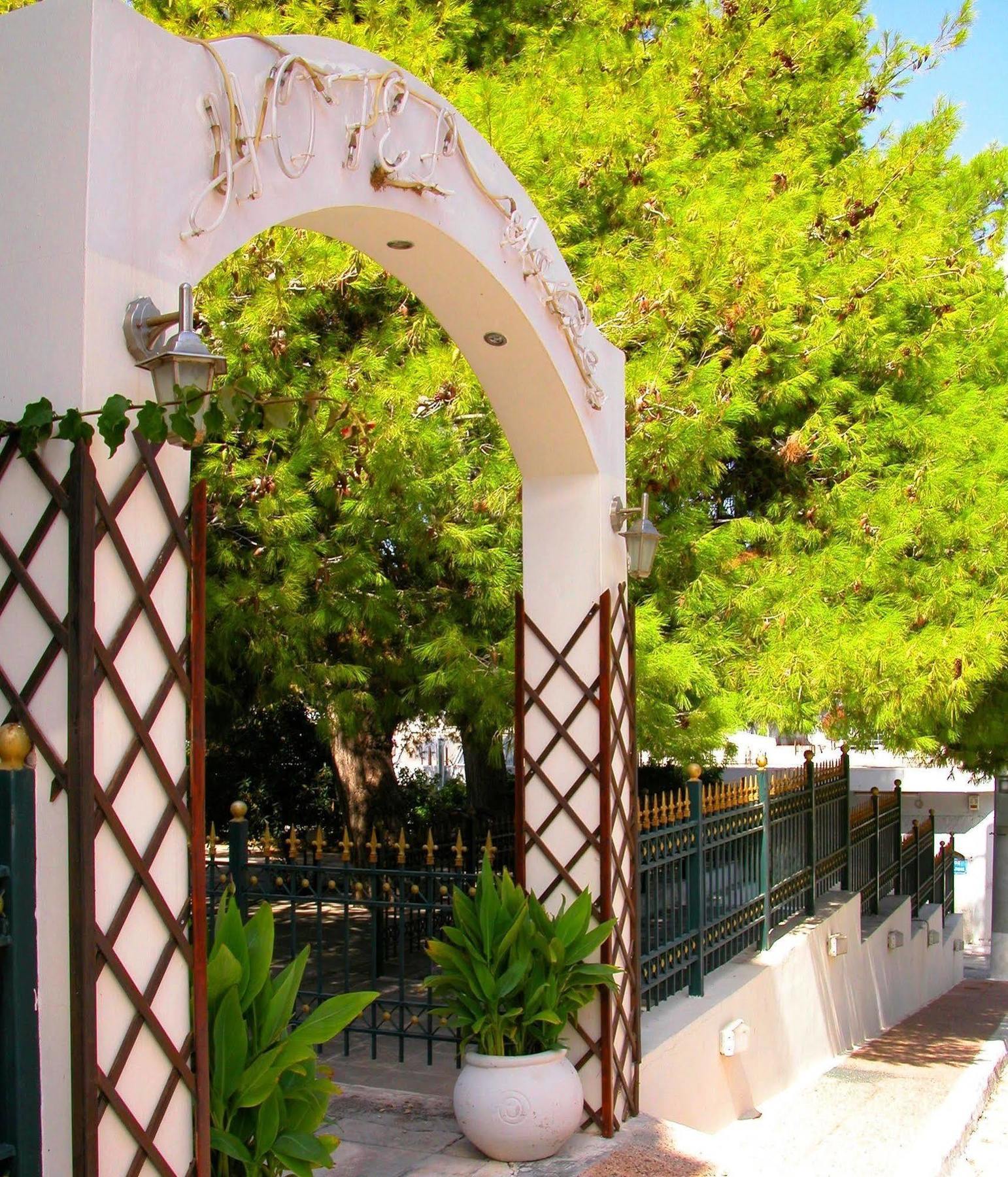 Hotel Les Amis Вари Экстерьер фото